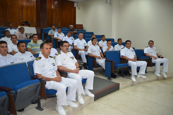 Personal técnico de Inocar recibió certificados internacionales de buceo profesional Personal técnico de Inocar recibió certificados internacionales de buceo profesional
