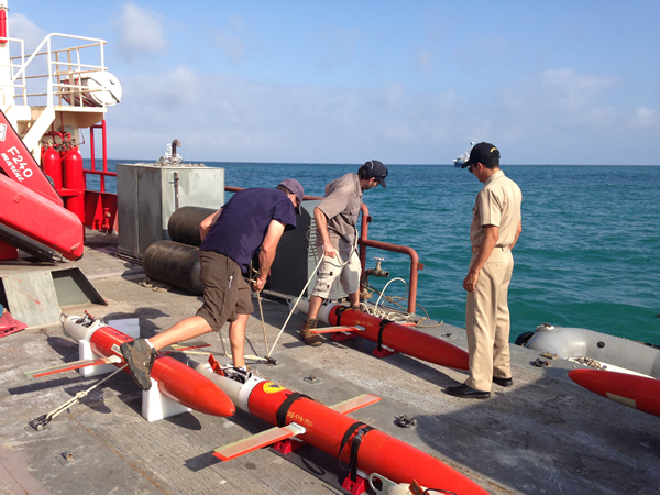 Inocar desplegó cuatro nuevos robots submarinos en Galápagos para continuar con el monitoreo del océano en tiempo real Inocar desplegó cuatro nuevos robots submarinos en Galápagos para continuar con el monitoreo del océano en tiempo real