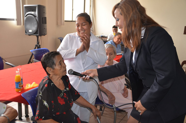 Inocar organizó jornada recreativa para adultos mayores de Villa Hogar Esperanza