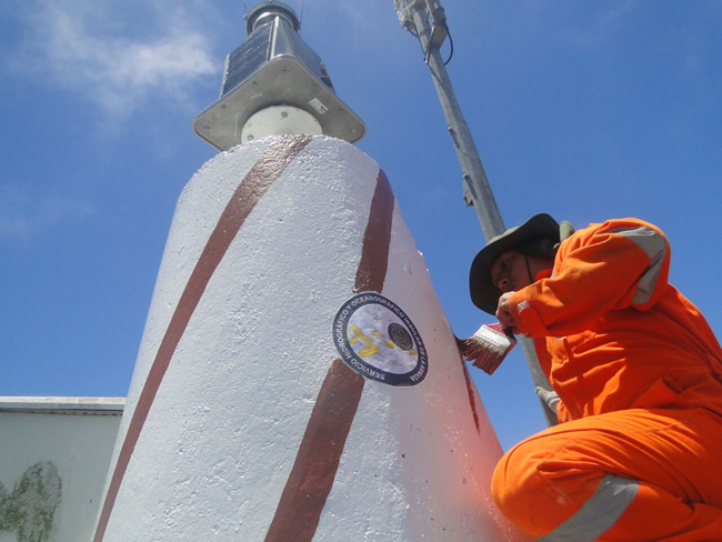 Reactivación de faro Wolf en las islas Galápagos Reactivación de faro Wolf en las islas Galápagos