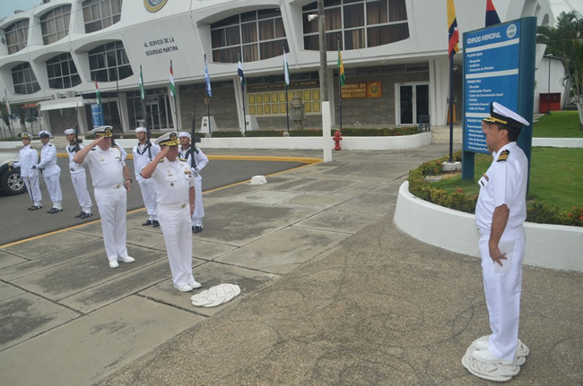 Comandante General de la Armada visitó el Instituto Oceanográfico de la Armada Comandante General de la Armada visitó el Instituto Oceanográfico de la Armada
