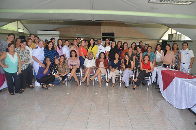Homenaje a las Madres de Inocar