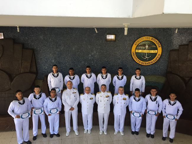 La Armada del Ecuador graduó a doce nuevos Hidrógrafos