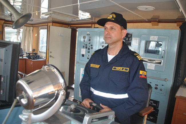 Capitán Juan Carlos Tapia nuevo comandante del buque Orión Capitán Juan Carlos Tapia nuevo comandante del buque Orión