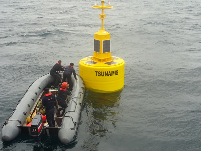 Inocar efectuó mantenimiento de boya de detección de tsunamis ubicada en Esmeraldas