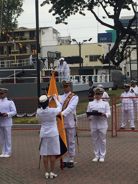 El Pabellón del BAE Orión fue condecorado por la Armada del Ecuador