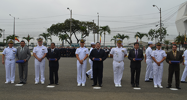 Ceremonia de despedida a funcionarios del Instituto Oceanográfico de la Armada