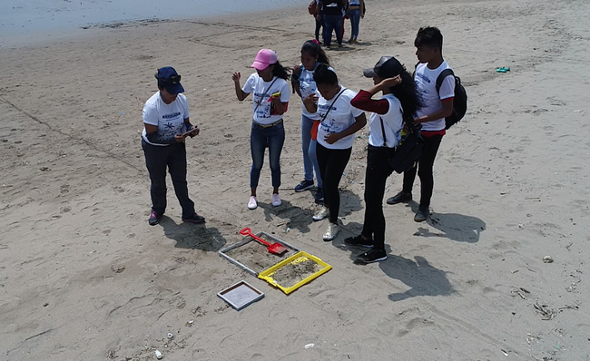Inocar participará en la 5 Gyres Expedición a las Islas Galápagos Inocar participará en la 5 Gyres Expedición a las Islas Galápagos