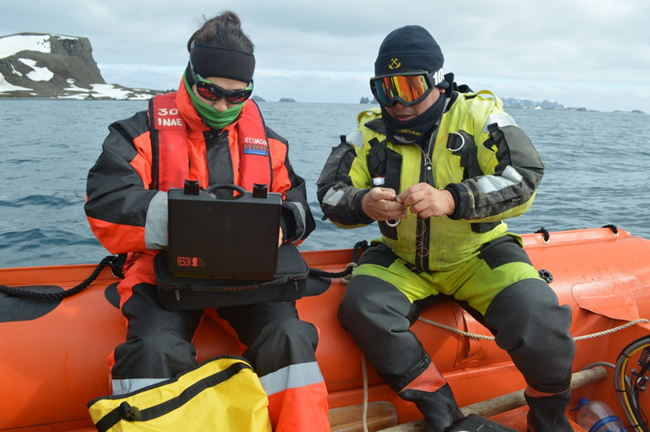 Investigadores de la ECUANTAR XXV inician sus trabajos de campo en la Antártida Investigadores de la ECUANTAR XXV inician sus trabajos de campo en la Antártida