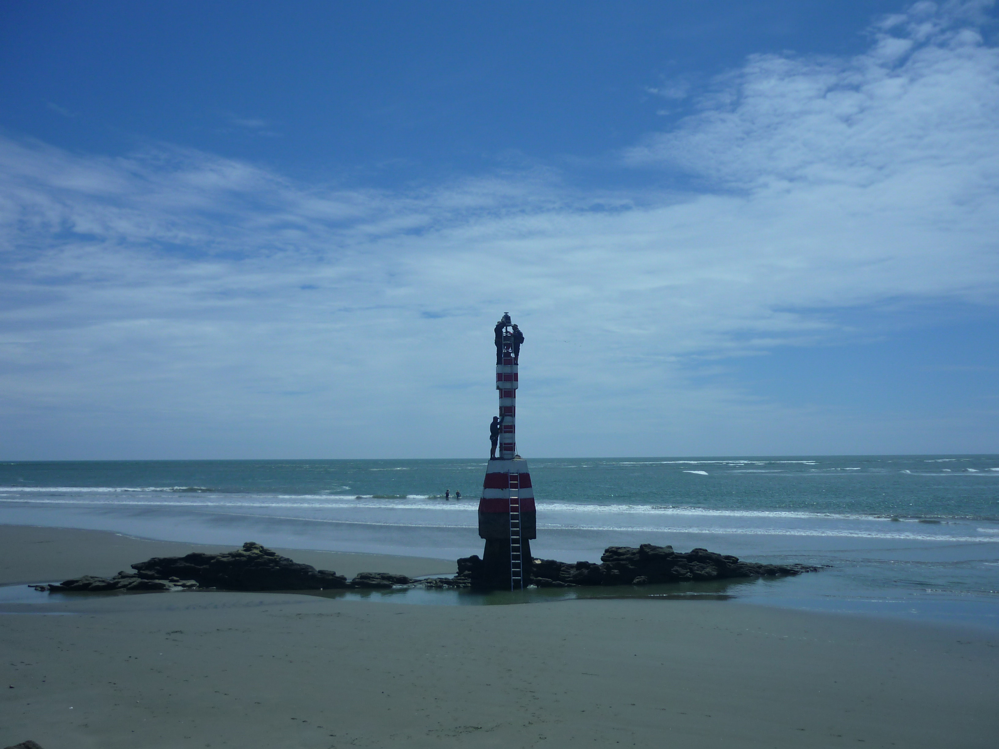 Mantenimiento Faro Bahía de Caráquez 1
