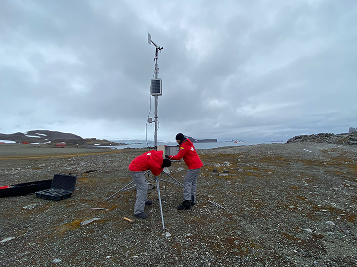 Estacion meteorologica en la Antartida