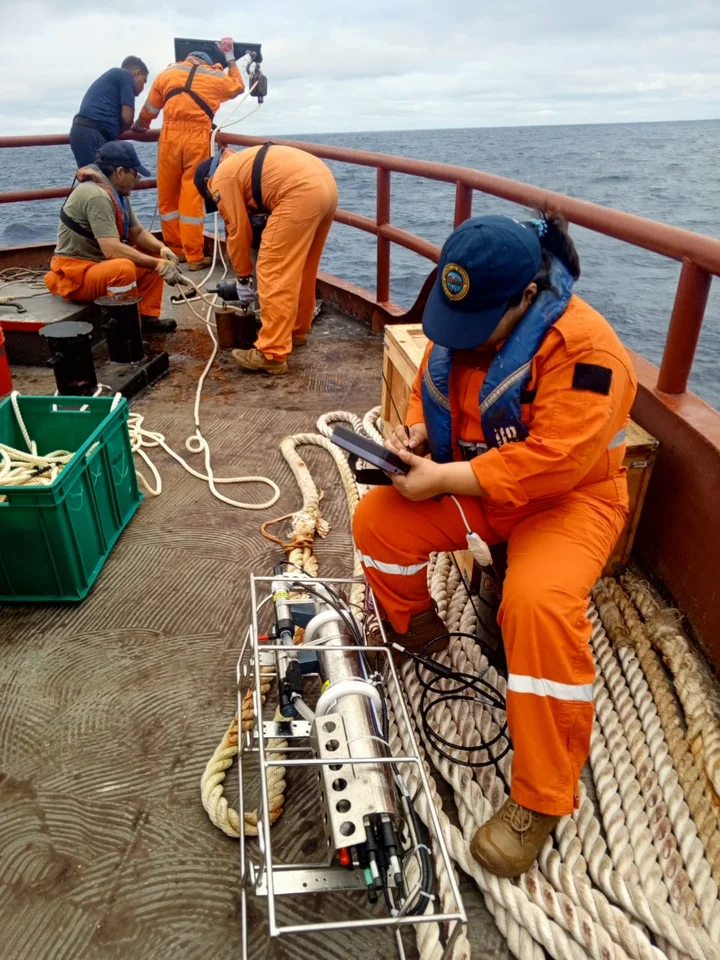 MONITOREO OCEANICO EN GALAPAGOS2