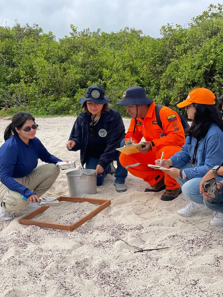 Taller de microplasticos en galapagos 
