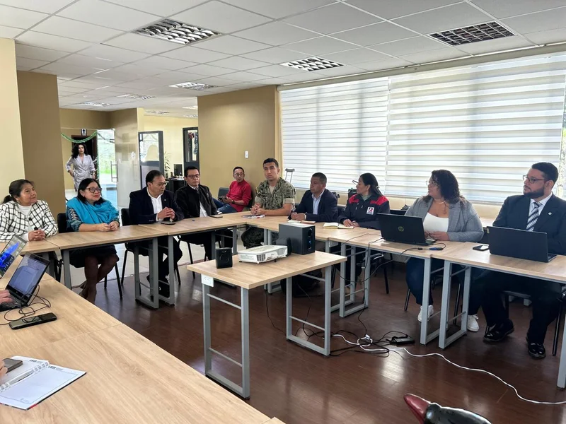 Encuentro entre el CES, la Universidad Estatal de Bolívar y el INOCAR proyecta nuevas iniciativas de cooperación