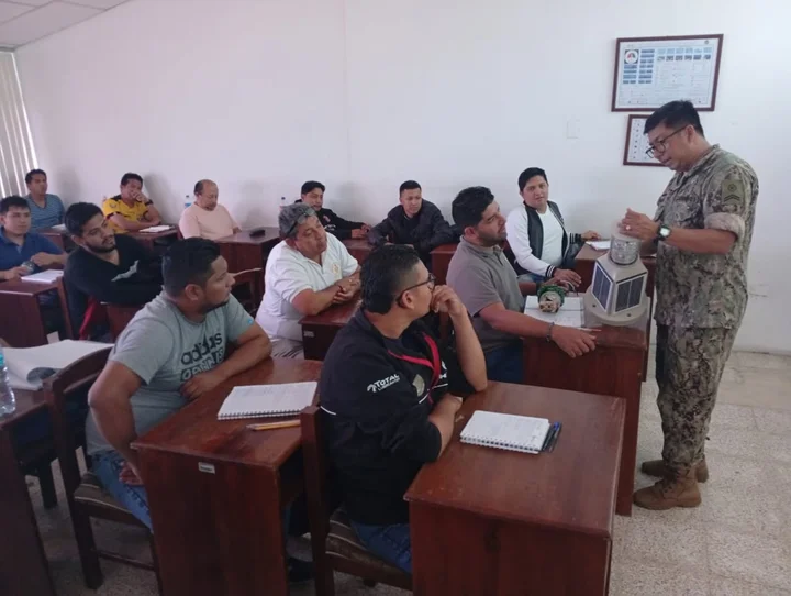 Técnicos del Inocar capacitaron a la comunidad marítima de Puerto López y Manta en el uso de ayudas a la navegación Técnicos del Inocar capacitaron a la comunidad marítima de Puerto López y Manta en el uso de ayudas a la navegación