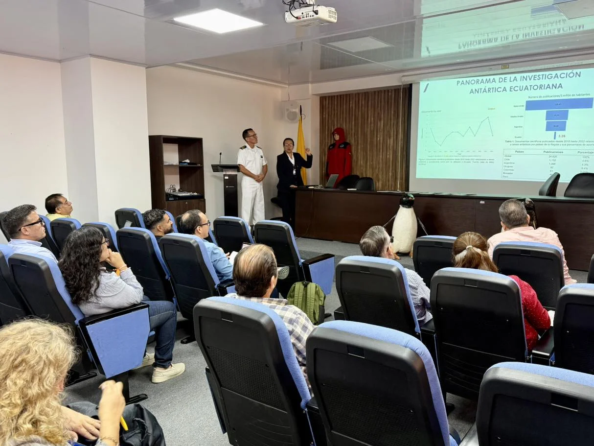 Gira de universidades 6